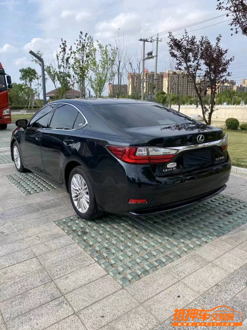 徐州16年雷克萨斯ES8