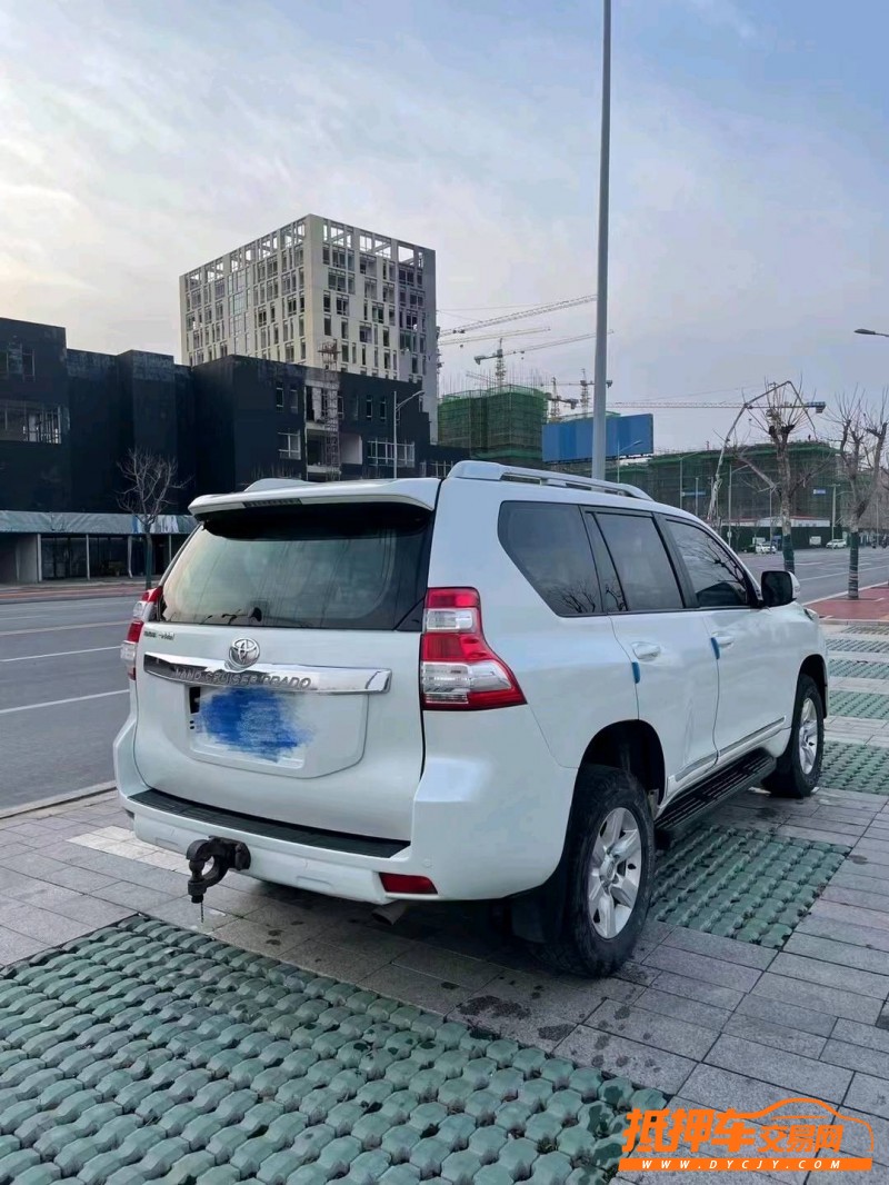 徐州17年丰田普拉多8