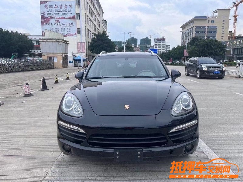 南寧11年保時捷卡宴1