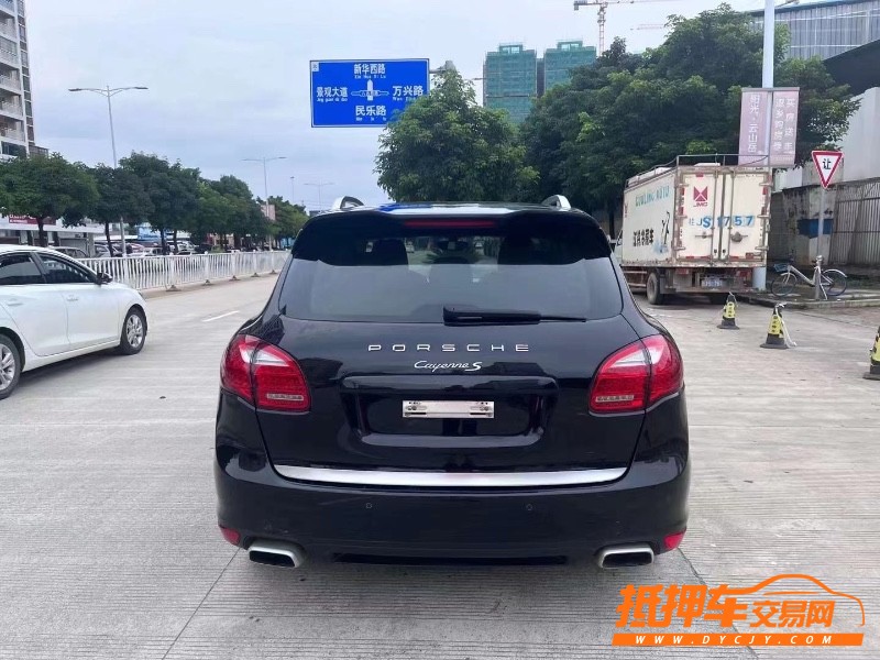 南寧11年保時捷卡宴5