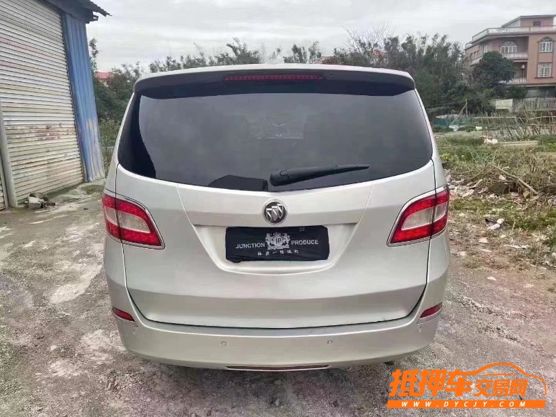 防城港11年別克GL82