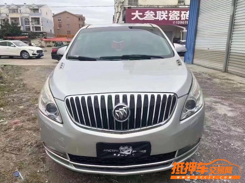 防城港11年別克GL81