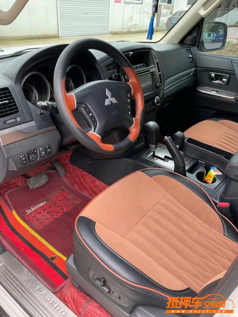 济宁16年三菱帕杰罗6