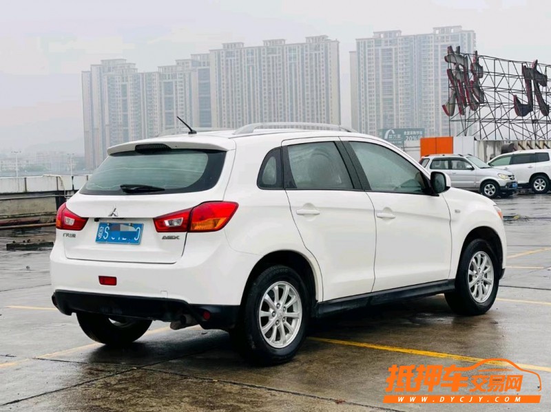 东莞14年三菱劲炫8
