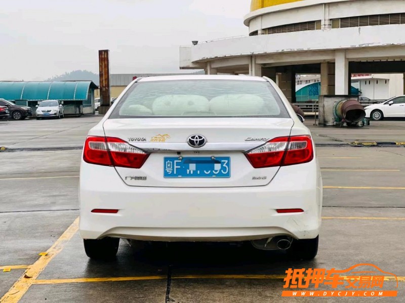 东莞13年丰田凯美瑞9