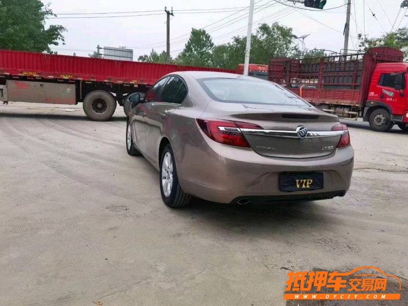 徐州17年别克君威8