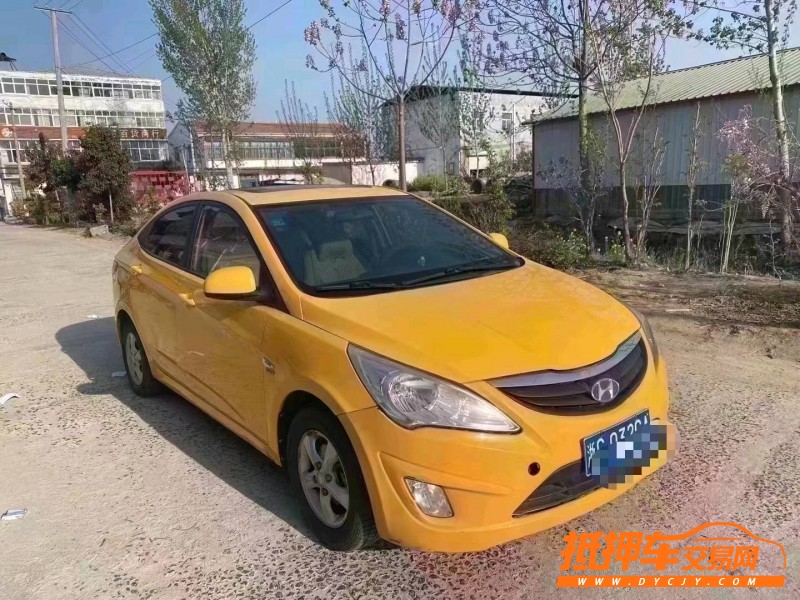 北京12年现代瑞纳2