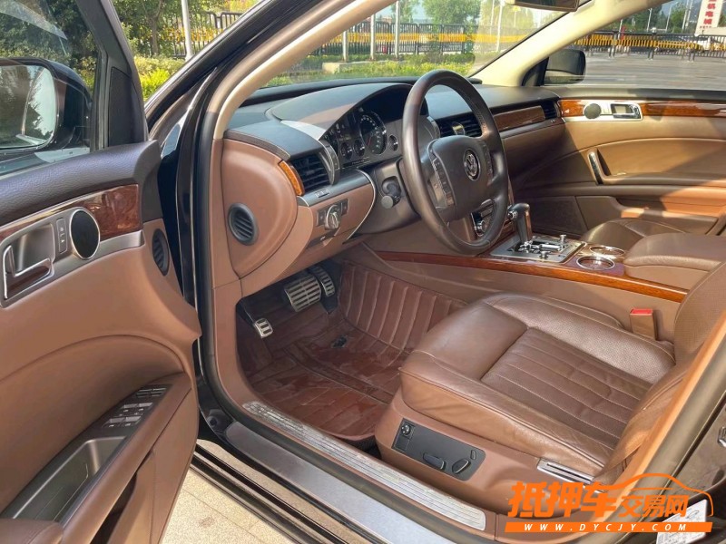 济宁13年大众辉腾5