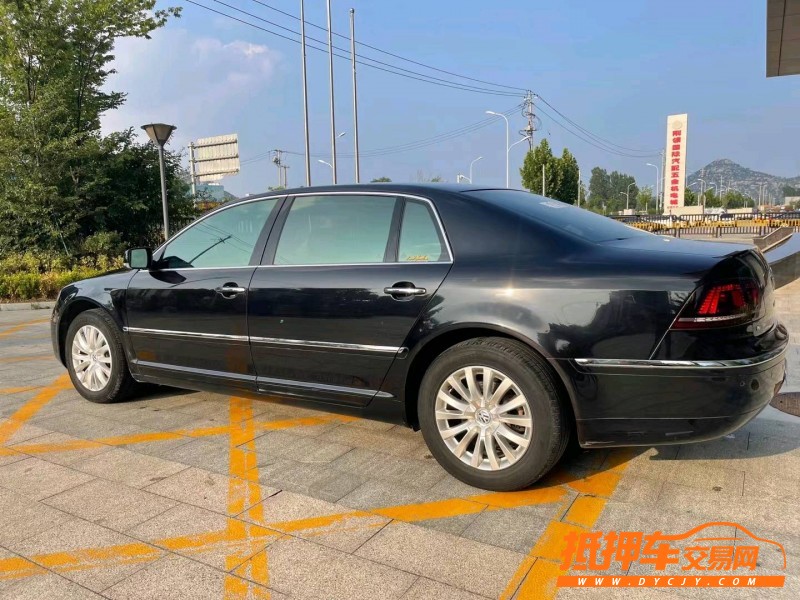 济宁13年大众辉腾8