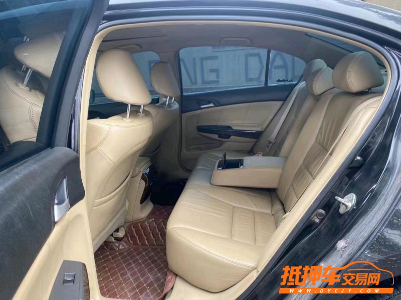 青岛10年本田雅阁5