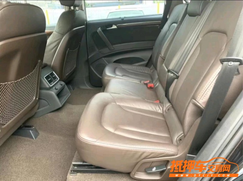 濟寧14年奧迪Q75