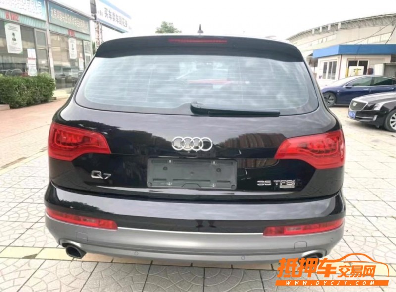 濟寧14年奧迪Q77