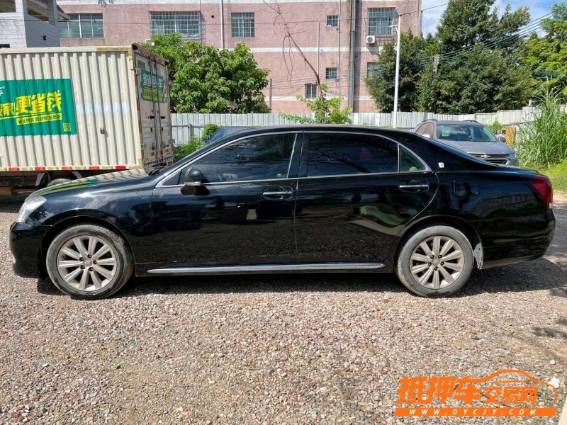 廣州11年豐田皇冠8