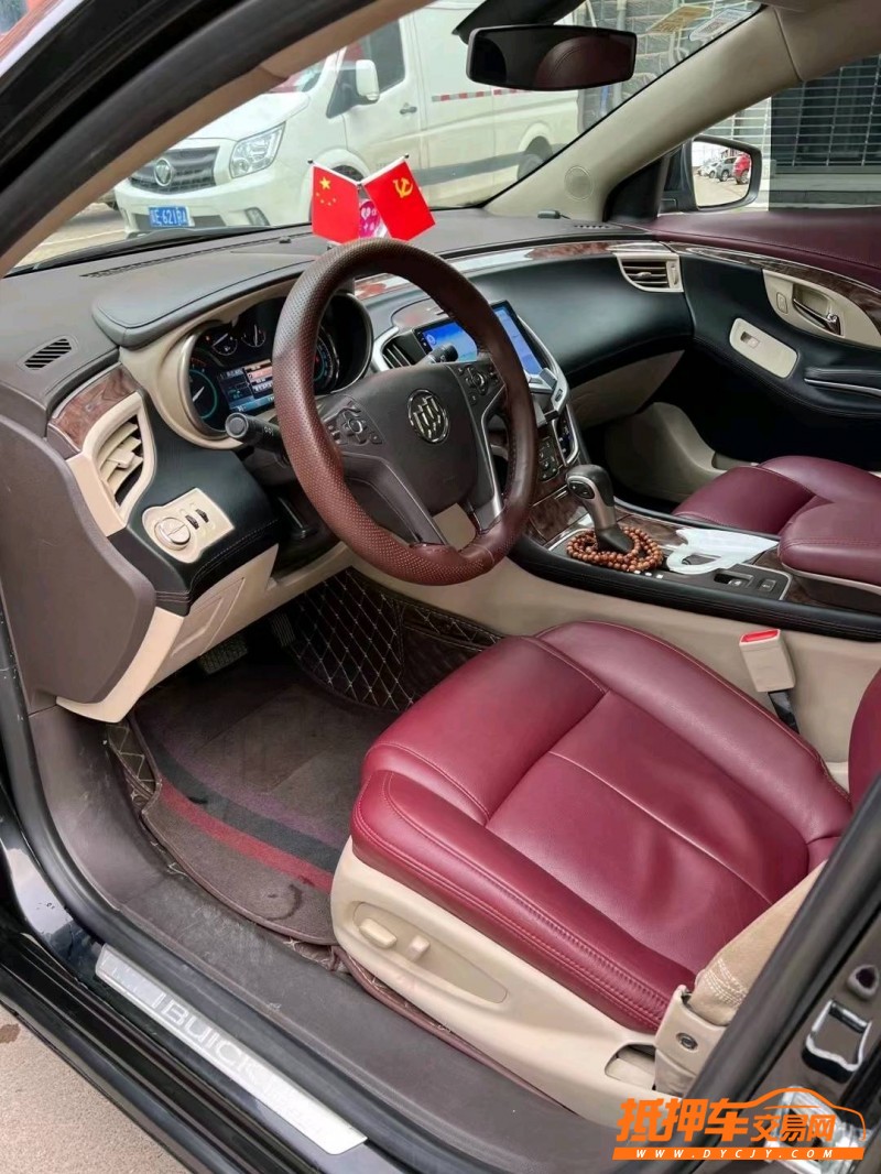 邢台15年别克君越5