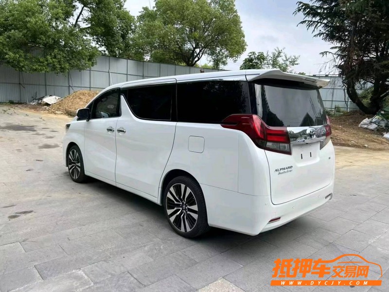 徐州17年丰田埃尔法8