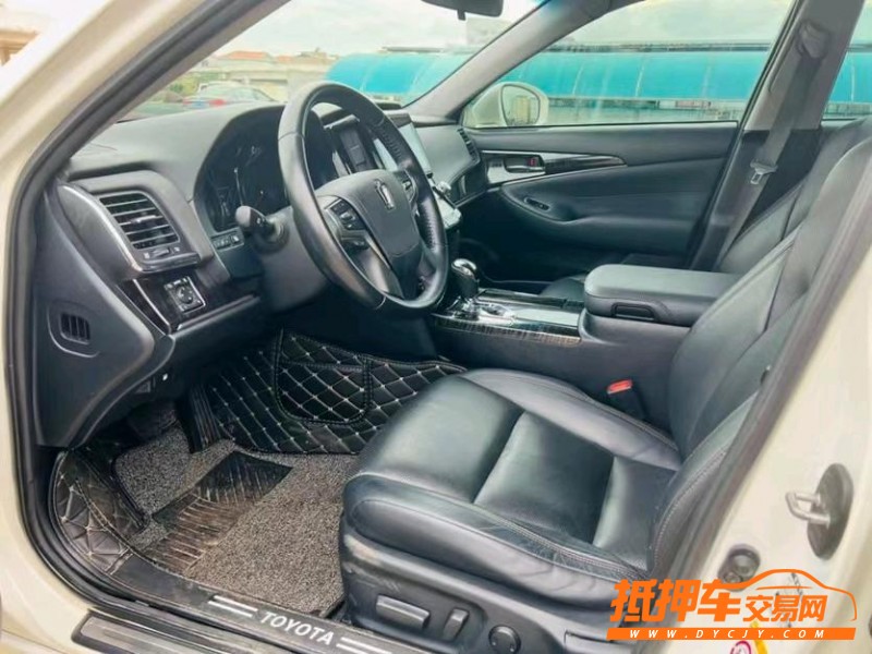 东莞16年丰田皇冠4