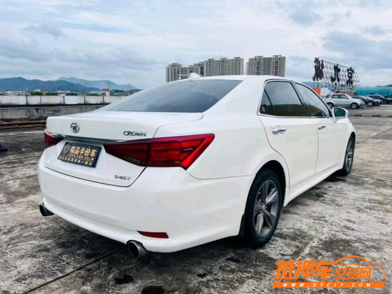 东莞16年丰田皇冠8