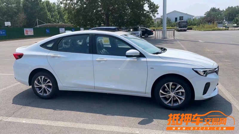 枣庄22年别克威朗7