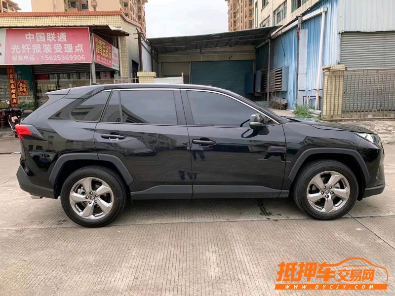 中山22年丰田RAV42