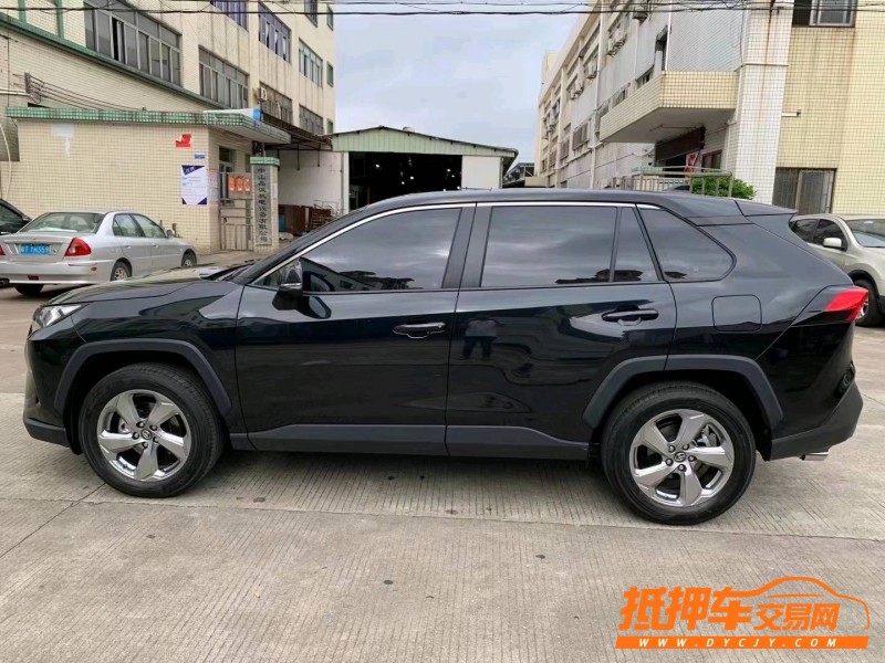 中山22年丰田RAV43