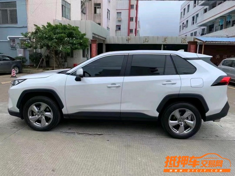 中山22年丰田RAV43