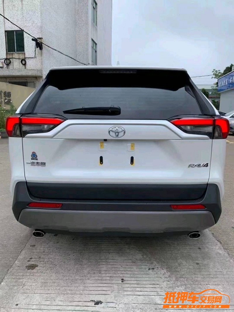 中山22年丰田RAV44