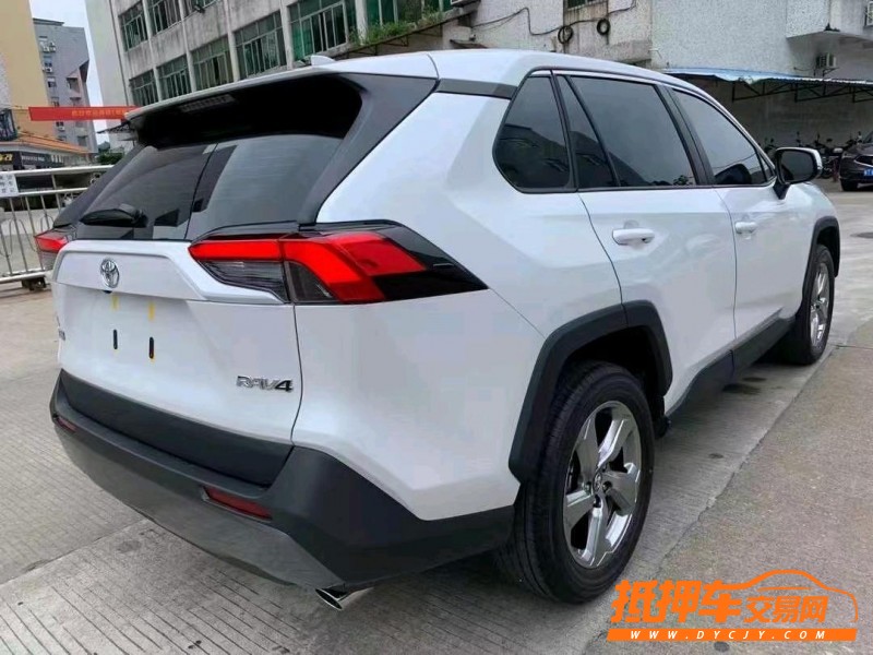 中山22年丰田RAV45