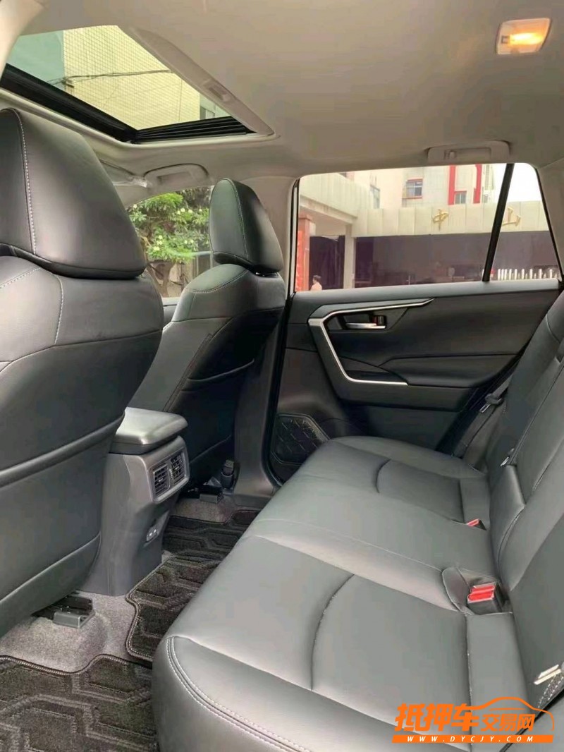 中山22年丰田RAV47