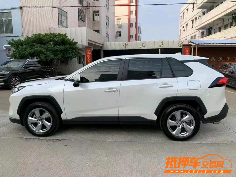 中山21年丰田RAV43