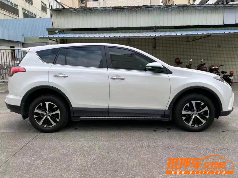 中山19年丰田RAV42