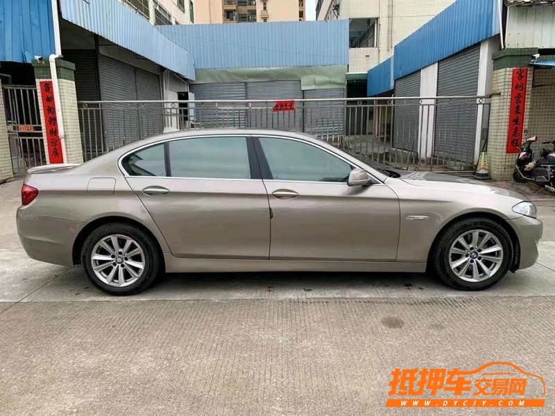 中山11年宝马5系2