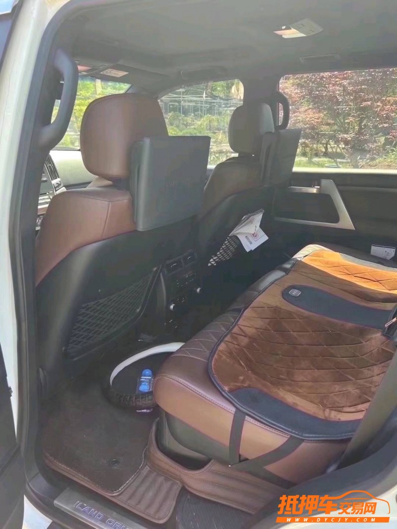 济宁18年丰田兰德酷路泽5