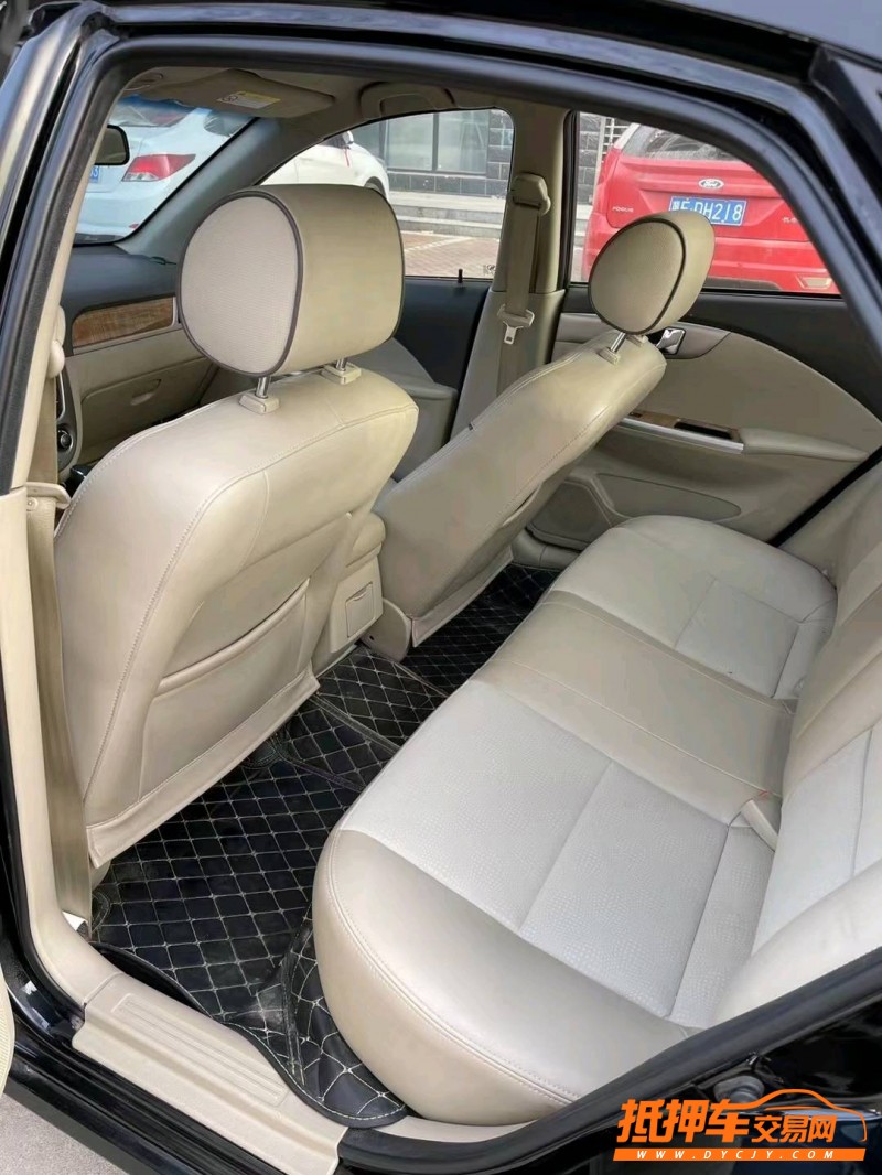 邢台16年别克凯越7