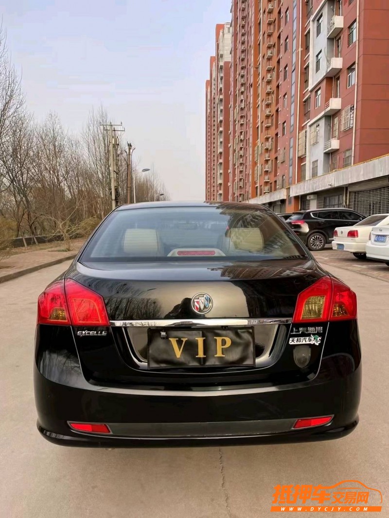 邢台16年别克凯越9