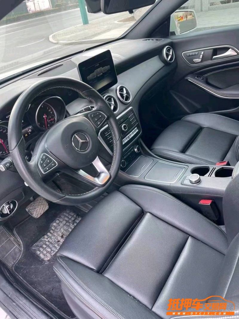 徐州17年奔驰CLA3