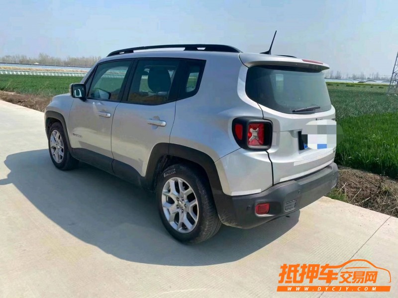 濟寧17年Jeep自由俠7