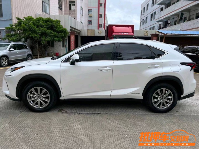 中山20年雷克萨斯NX3
