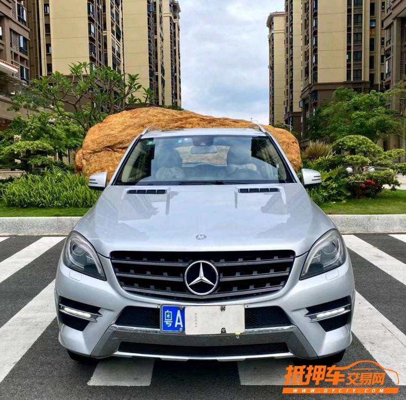 中山13年奔驰ML8