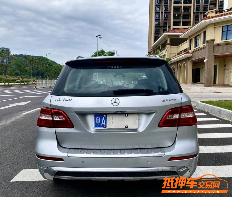 中山13年奔驰ML9