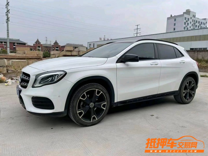 北京19年奔驰GLA3