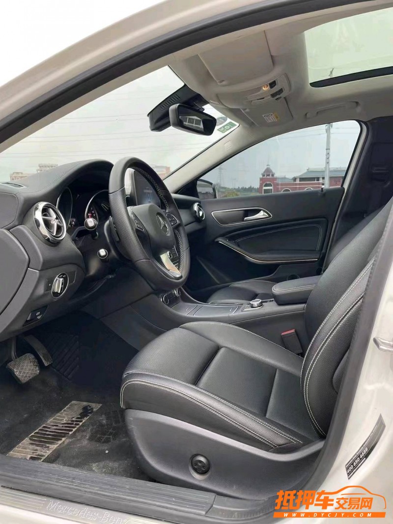 北京19年奔驰GLA2