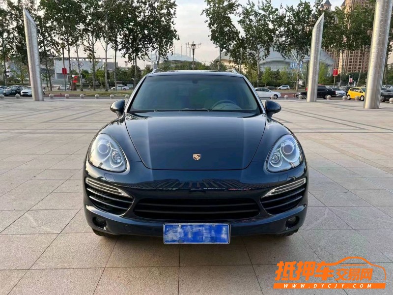 北京12年保时捷卡宴1