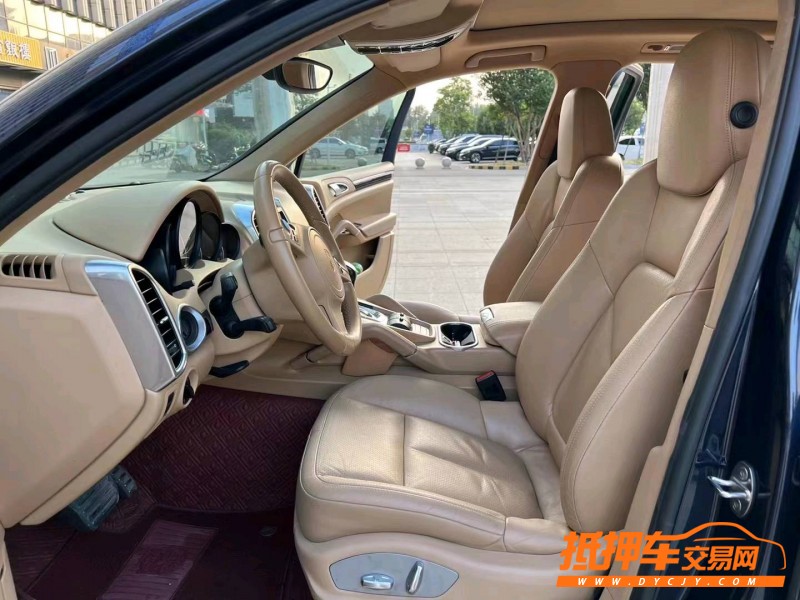 北京12年保时捷卡宴4