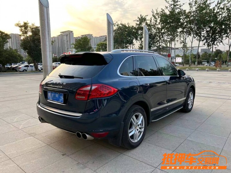 北京12年保时捷卡宴7