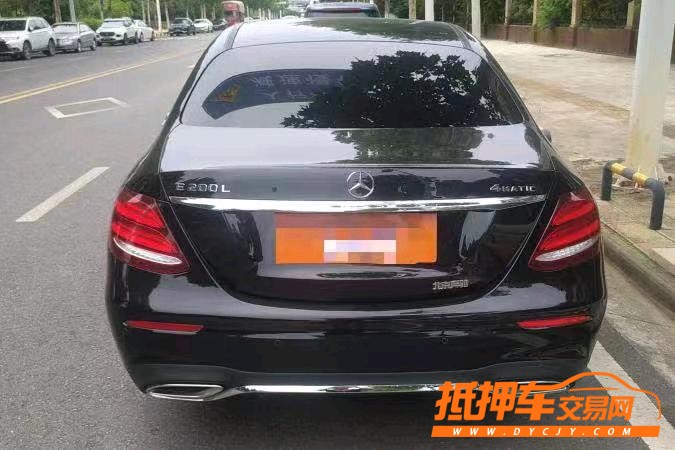 北京18年奔驰E2