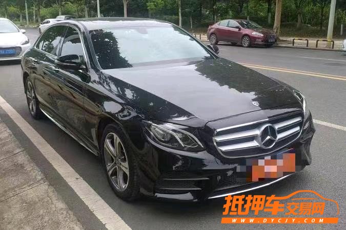 北京18年奔驰E8