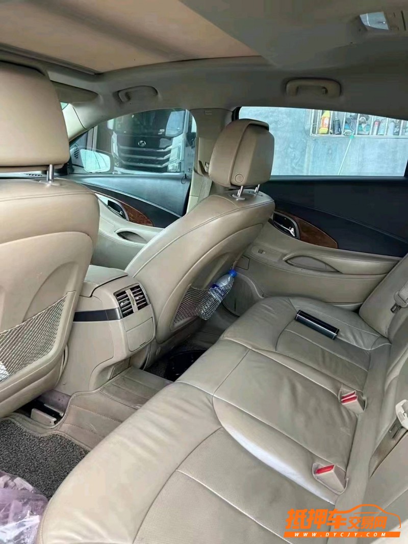 烟台10年别克君越6