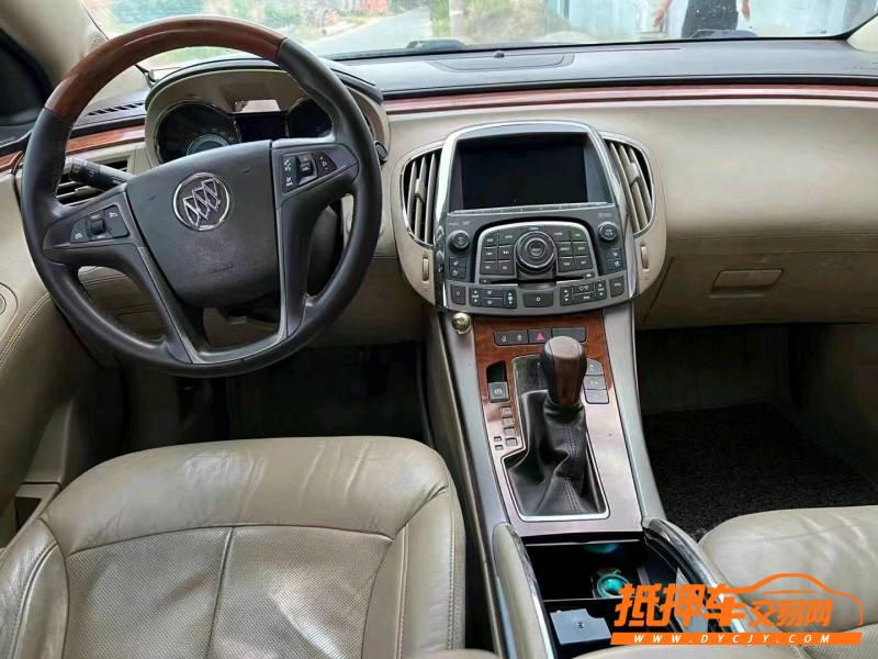 烟台10年别克君越8