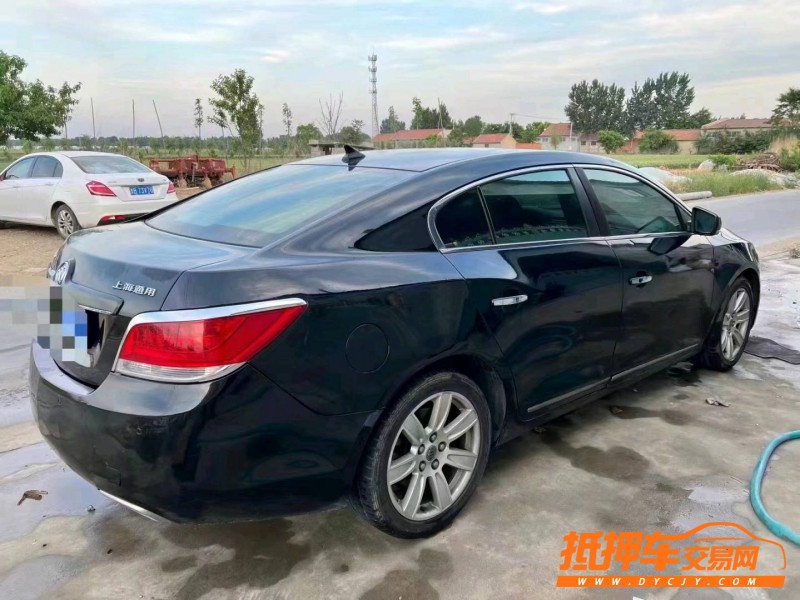 烟台10年别克君越9