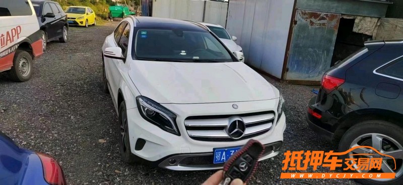 北京17年奔驰GLA2